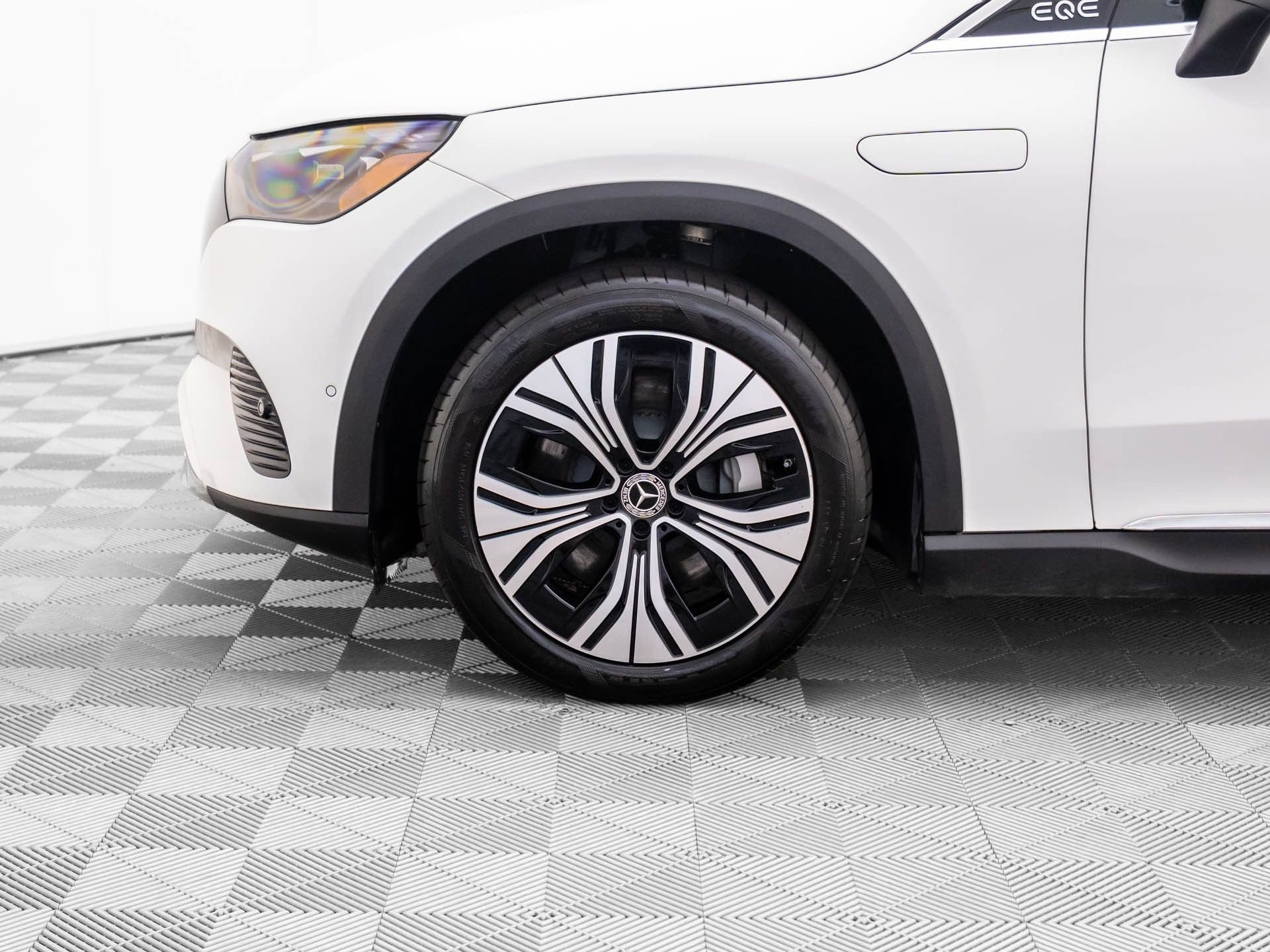 Certified 2024 Mercedes-Benz EQE 350+ 4MATIC SUV w/ Driver Assistance Package image 37