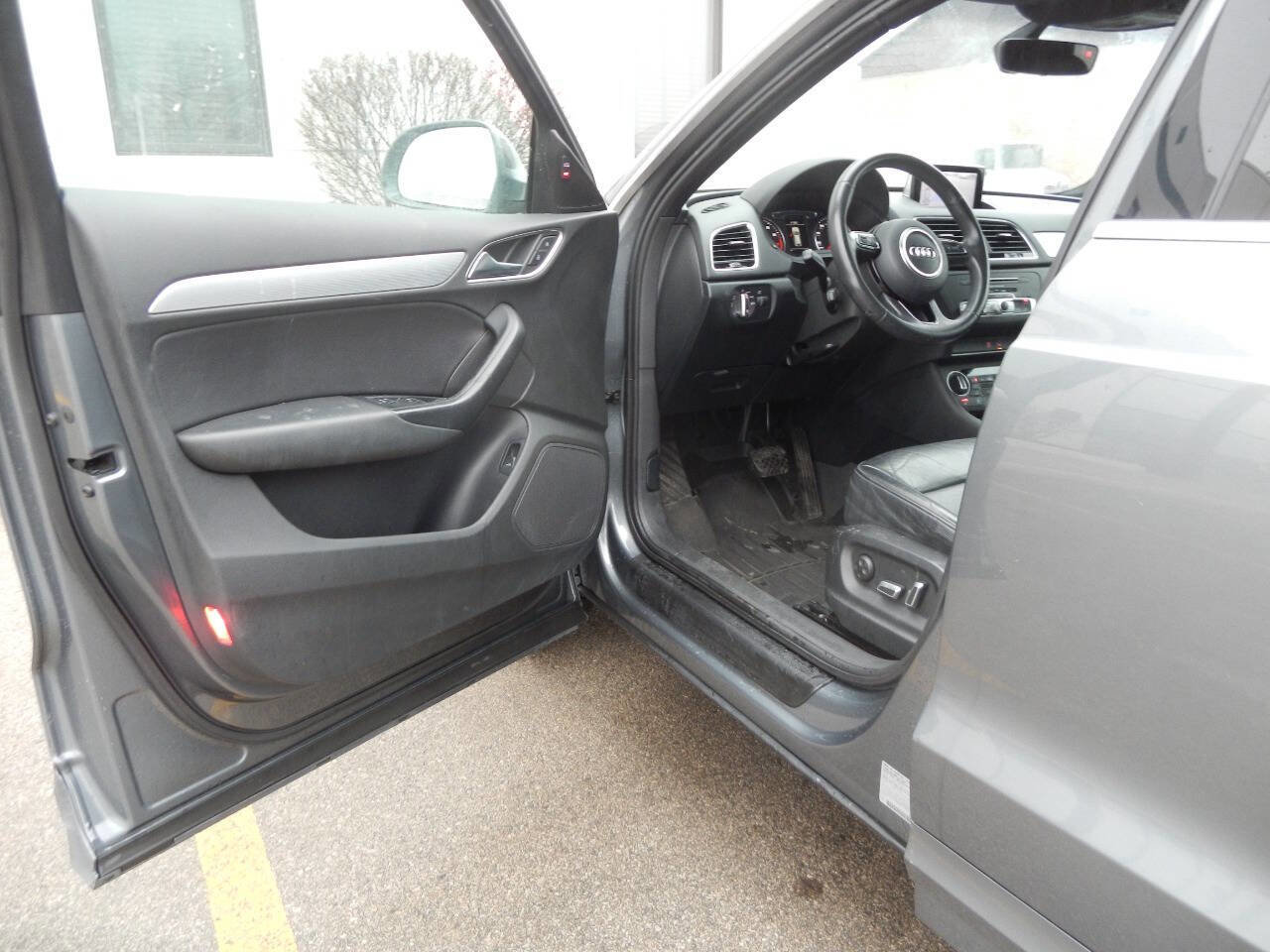 Used 2016 Audi Q3 2.0T Premium Plus w/ Technology Package image 23