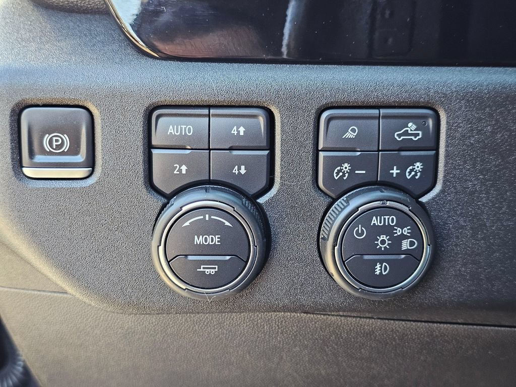 Used 2022 Chevrolet Silverado 1500 LTZ AWD/4WD image 31