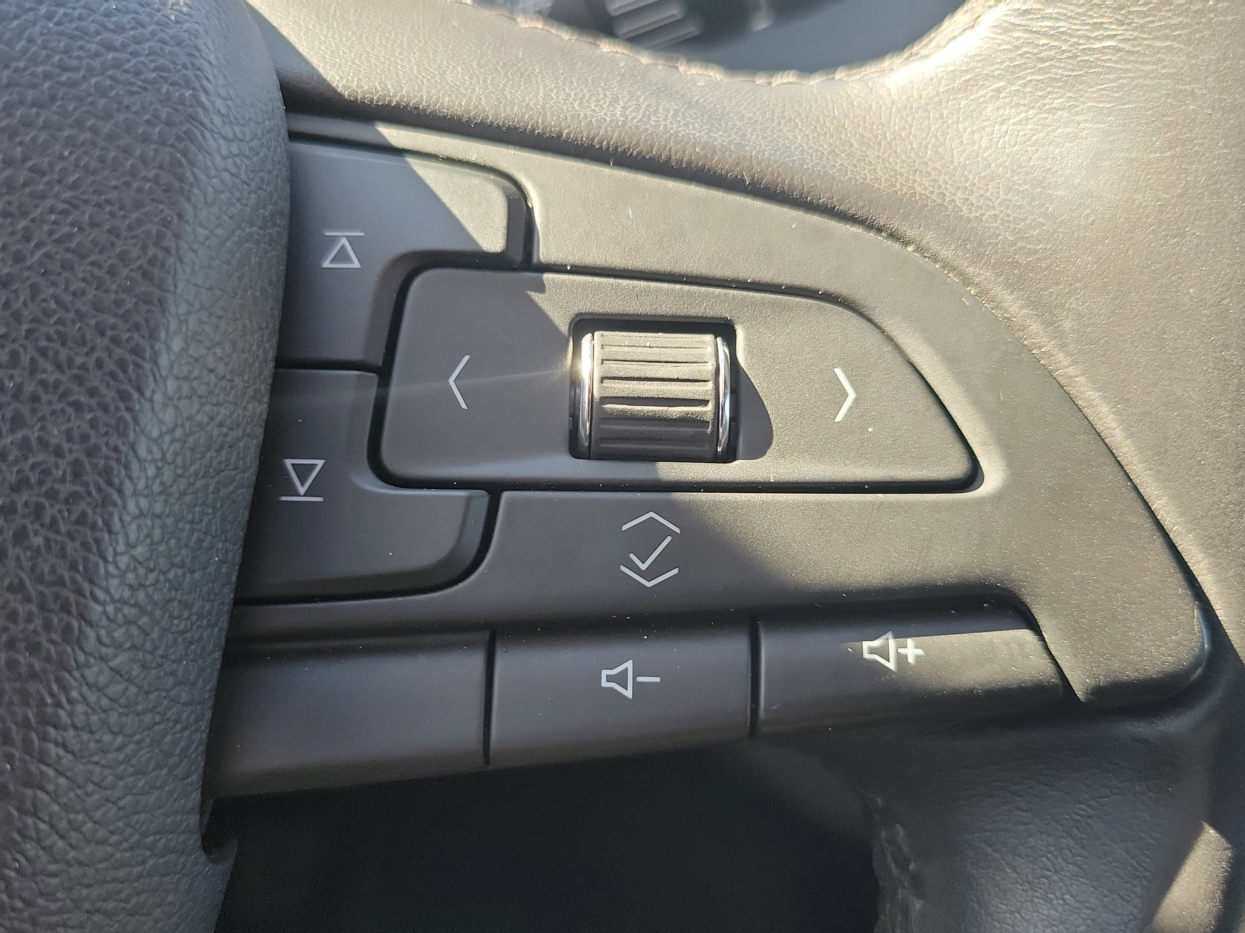 Used 2019 Cadillac XT4 Premium Luxury image 22