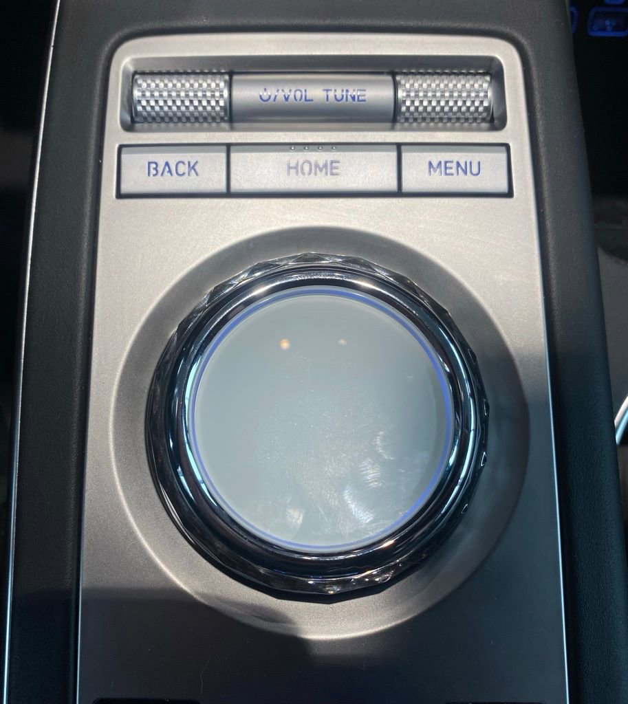 Certified 2025 Genesis GV70 3.5T Sport w/ Sport Advanced Package image 18