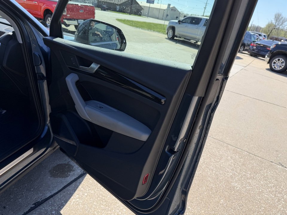 Used 2018 Audi Q5 2.0T Premium Plus w/ Premium Plus Package image 19