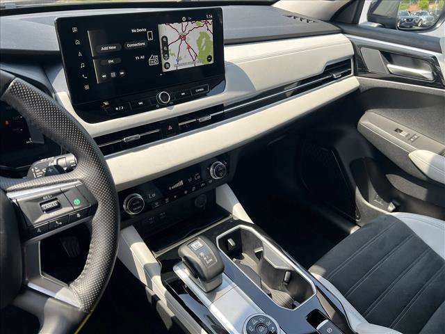 Used 2025 Mitsubishi Outlander SE image 15