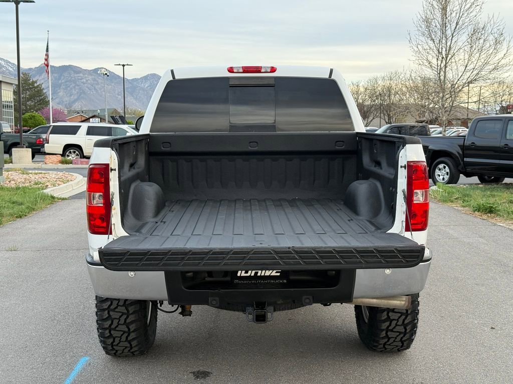 Used 2007 Chevrolet Silverado 1500 LTZ w/ Safety Package AWD/4WD image 12
