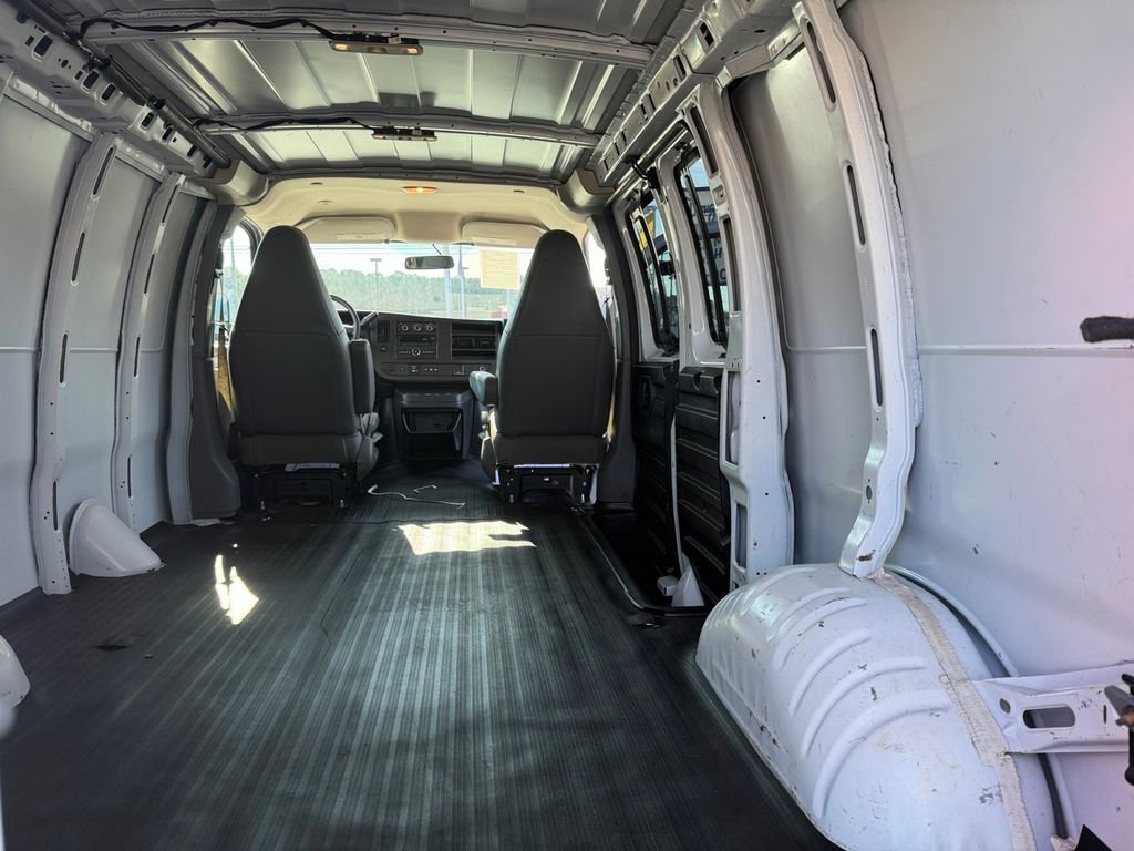Used 2020 GMC Savana 2500 w/ Chrome Appearance Package image 26
