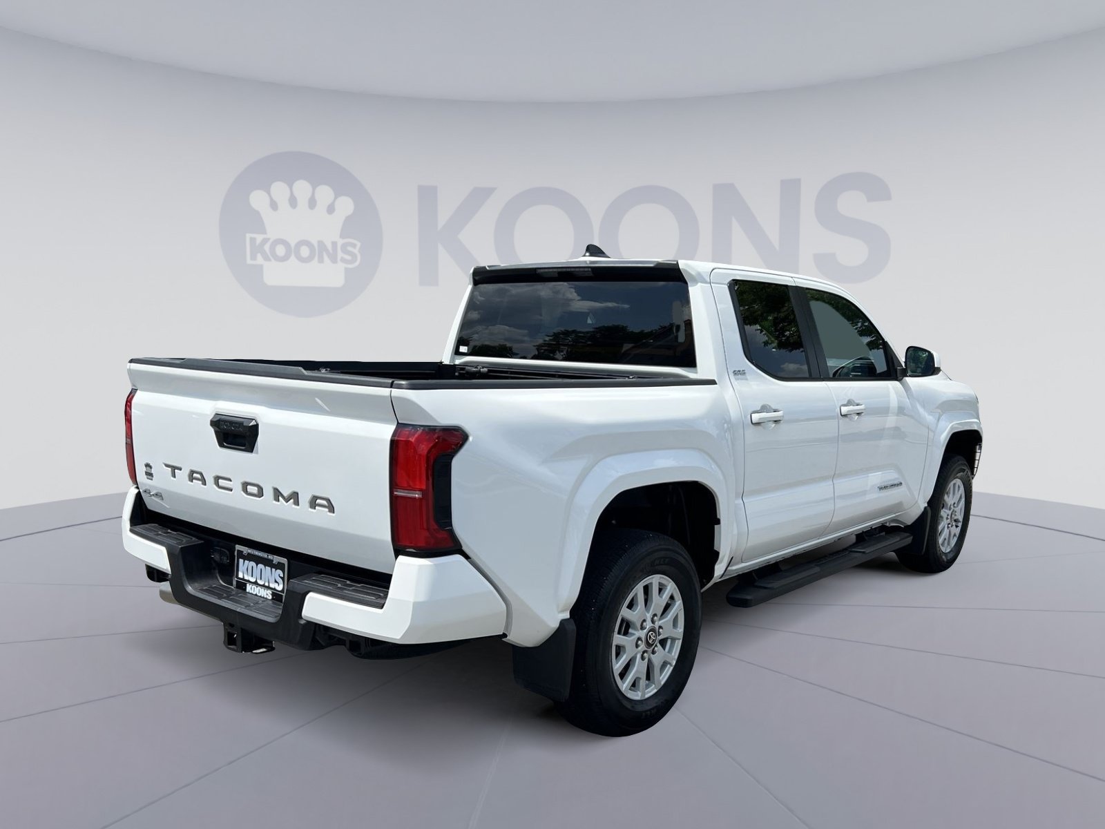 Used 2025 Toyota Tacoma SR5 AWD/4WD image 7