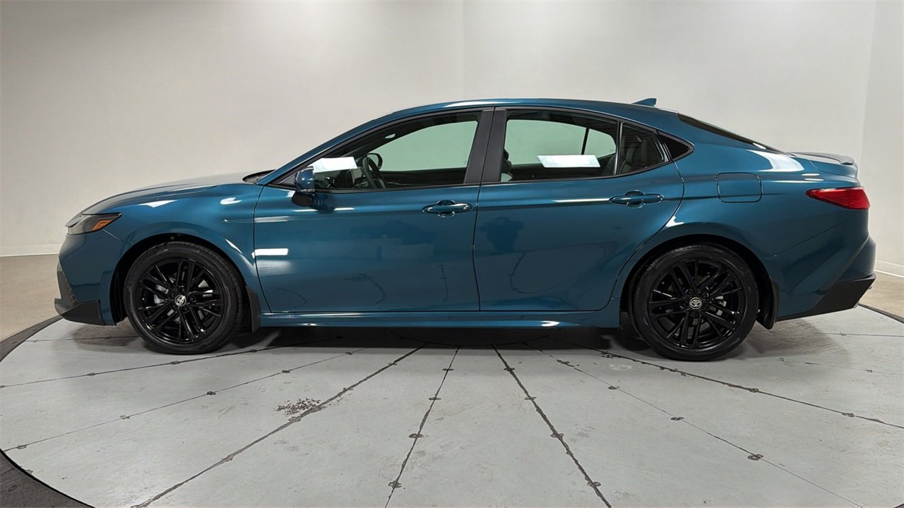 Certified 2025 Toyota Camry SE image 8