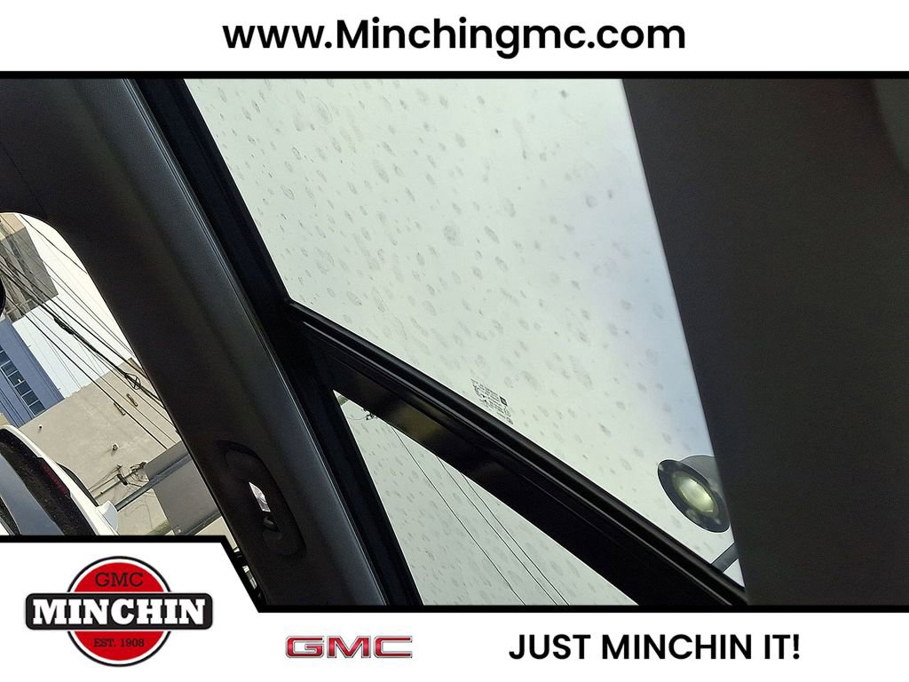 Used 2023 GMC Terrain SLT w/ Tech Package image 19