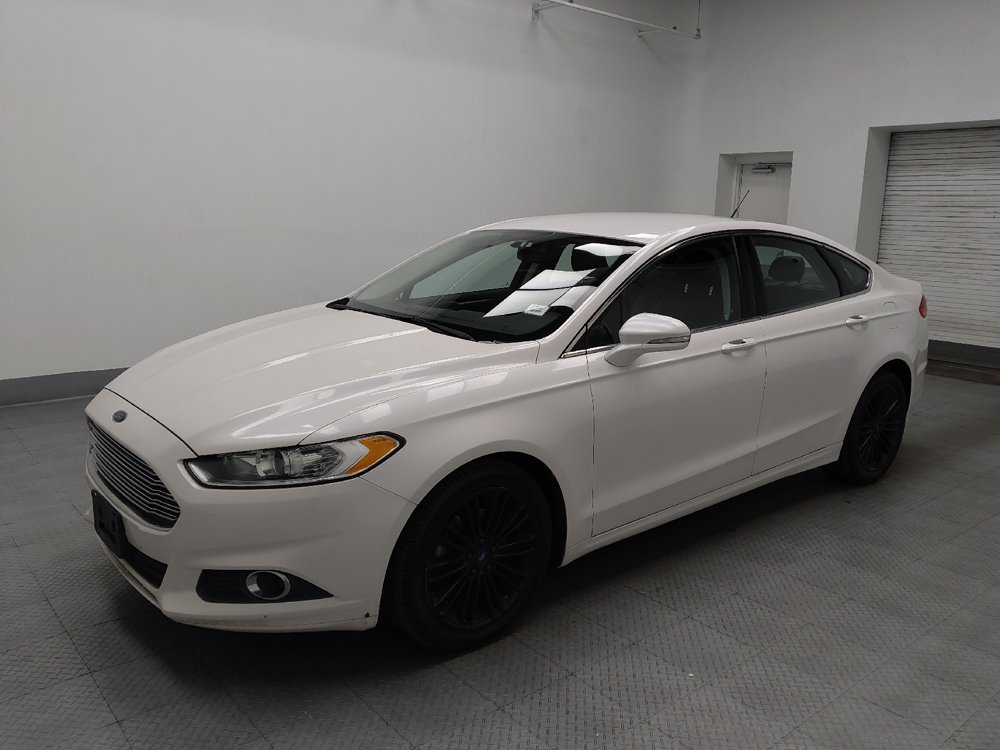 Used 2016 Ford Fusion SE w/ Equipment Group 202A FWD image 2