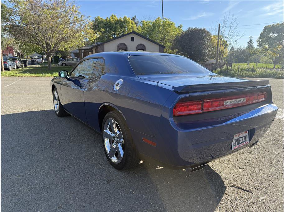 Used 2010 Dodge Challenger R/T w/ Sound Group RWD image 5
