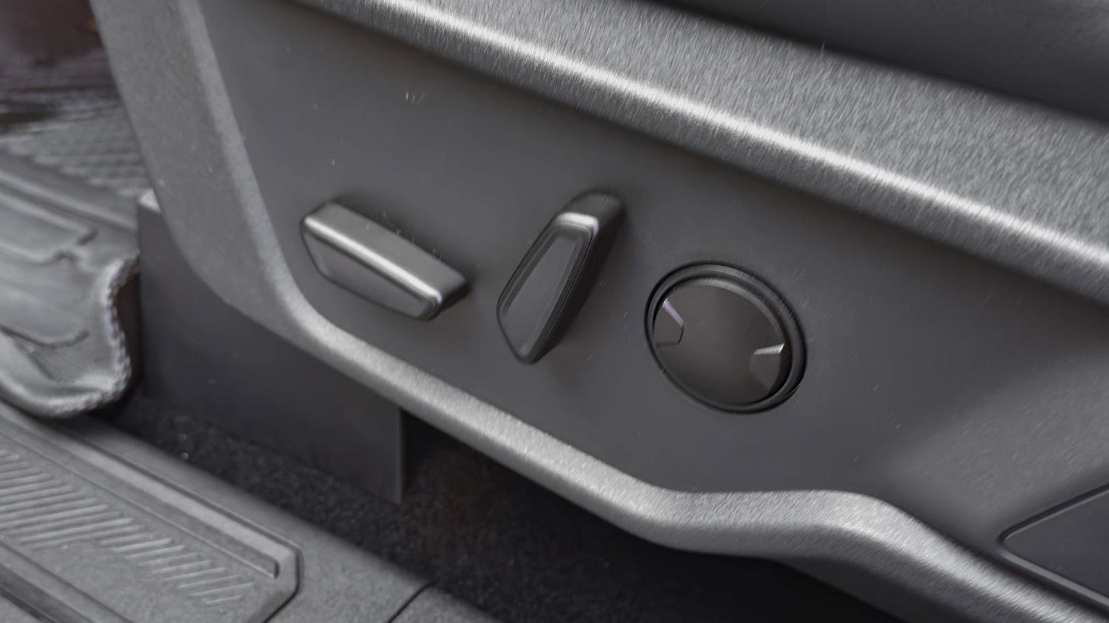 Used 2025 Ford Bronco Outer Banks image 13