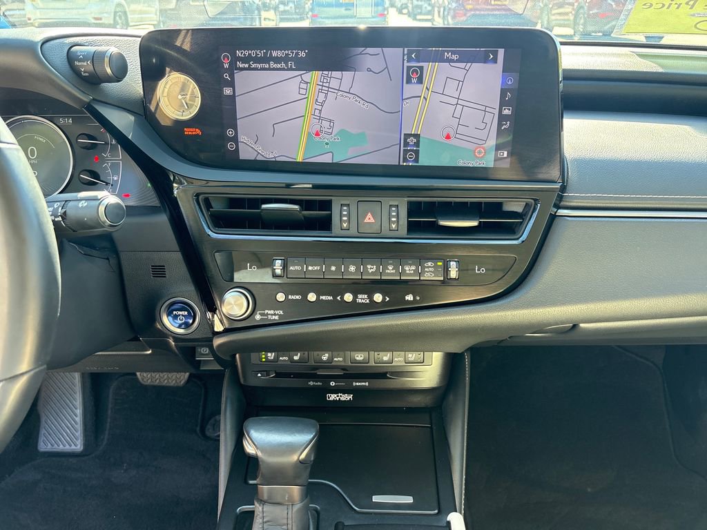 Used 2022 Lexus ES 300h w/ Luxury Package FWD image 23