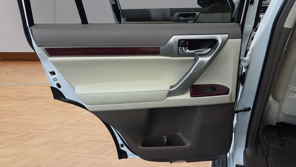 Used 2019 Lexus GX 460 image 13