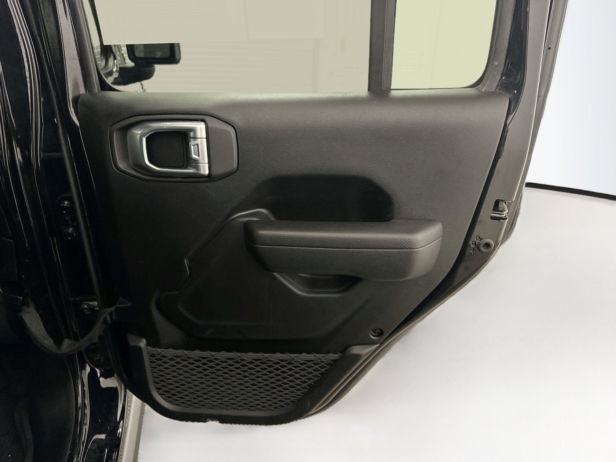 Used 2023 Jeep Wrangler Unlimited w/ Cold Weather Group AWD/4WD image 30