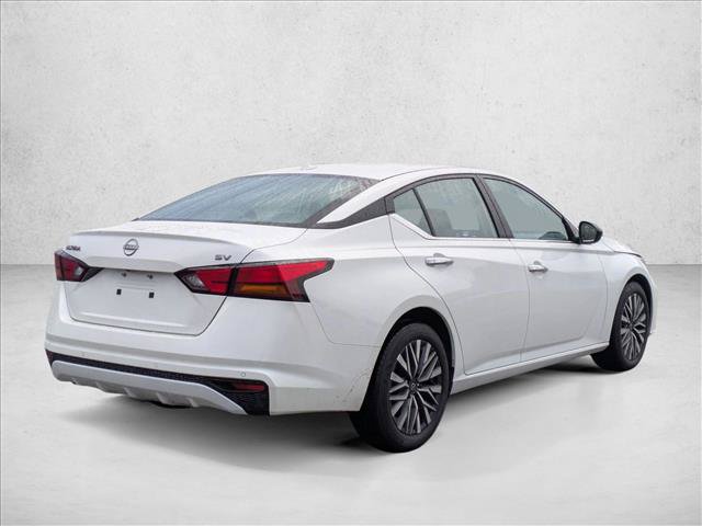 Used 2024 Nissan Altima 2.5 SV FWD image 5