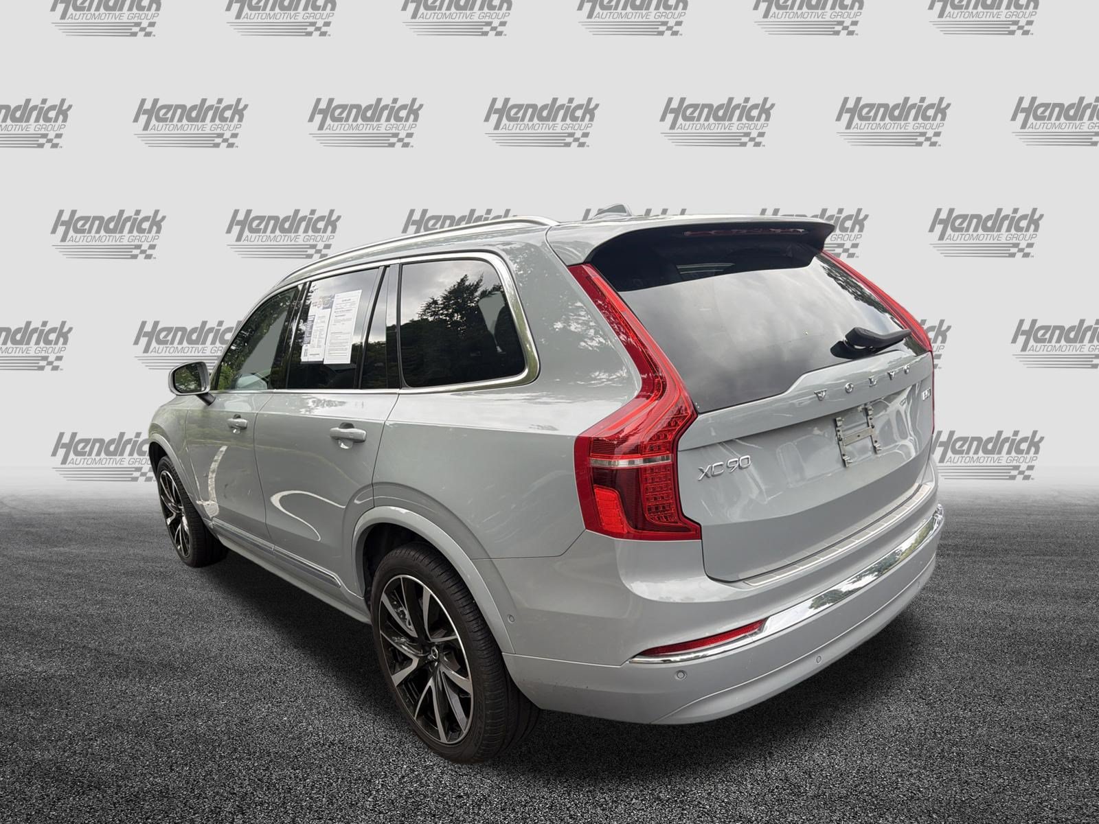 Certified 2025 Volvo XC90 B5 Plus w/ Protection Package Premier AWD/4WD image 8