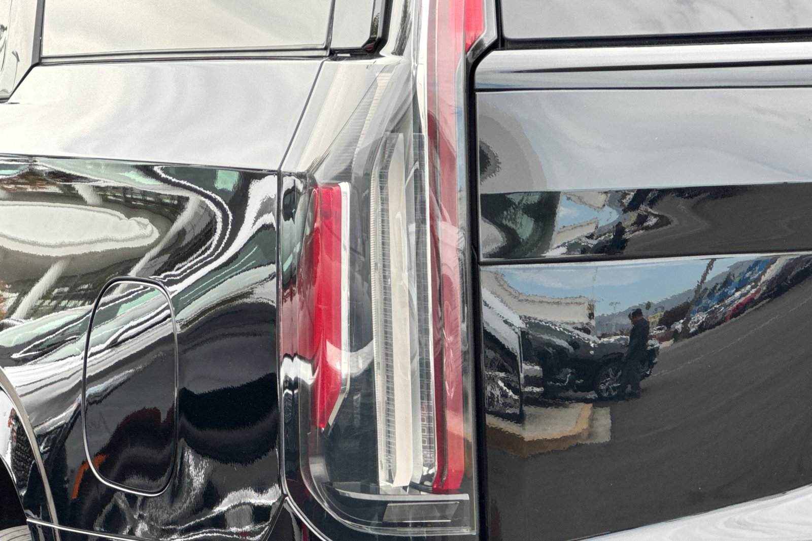 Used 2021 Cadillac Escalade ESV Sport w/ Driver Assist Tech Package AWD/4WD image 45