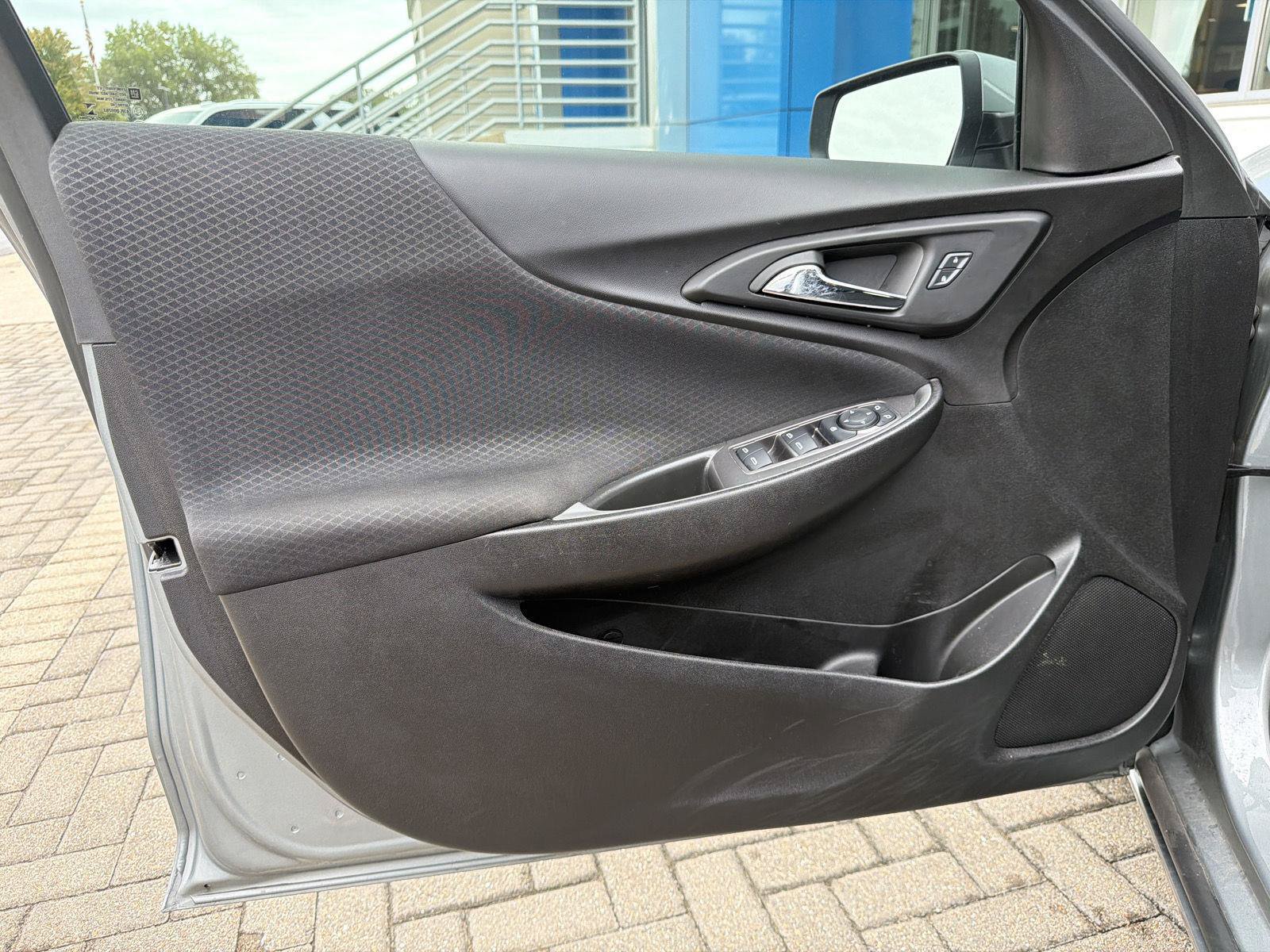 Used 2025 Chevrolet Malibu LS FWD image 12