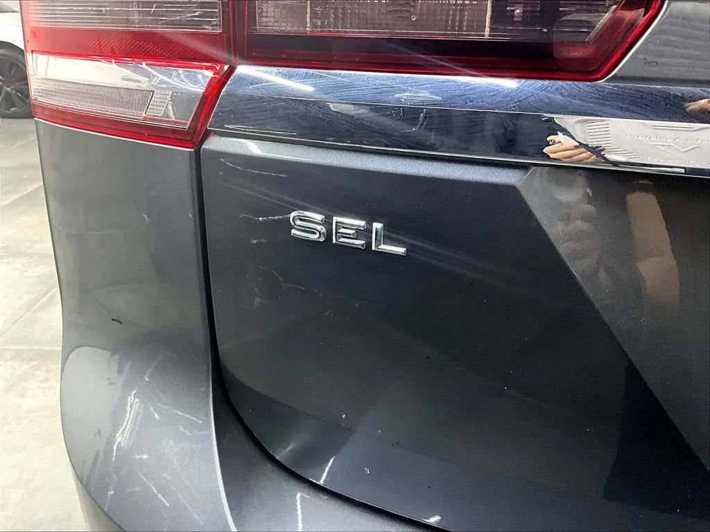 Used 2018 Volkswagen Atlas SEL FWD image 21