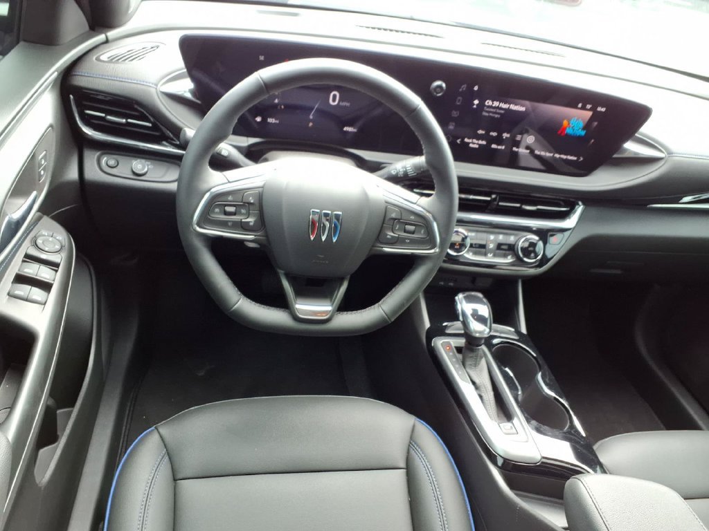 Used 2025 Buick Envista Sport Touring w/ Convenience I Package FWD image 4