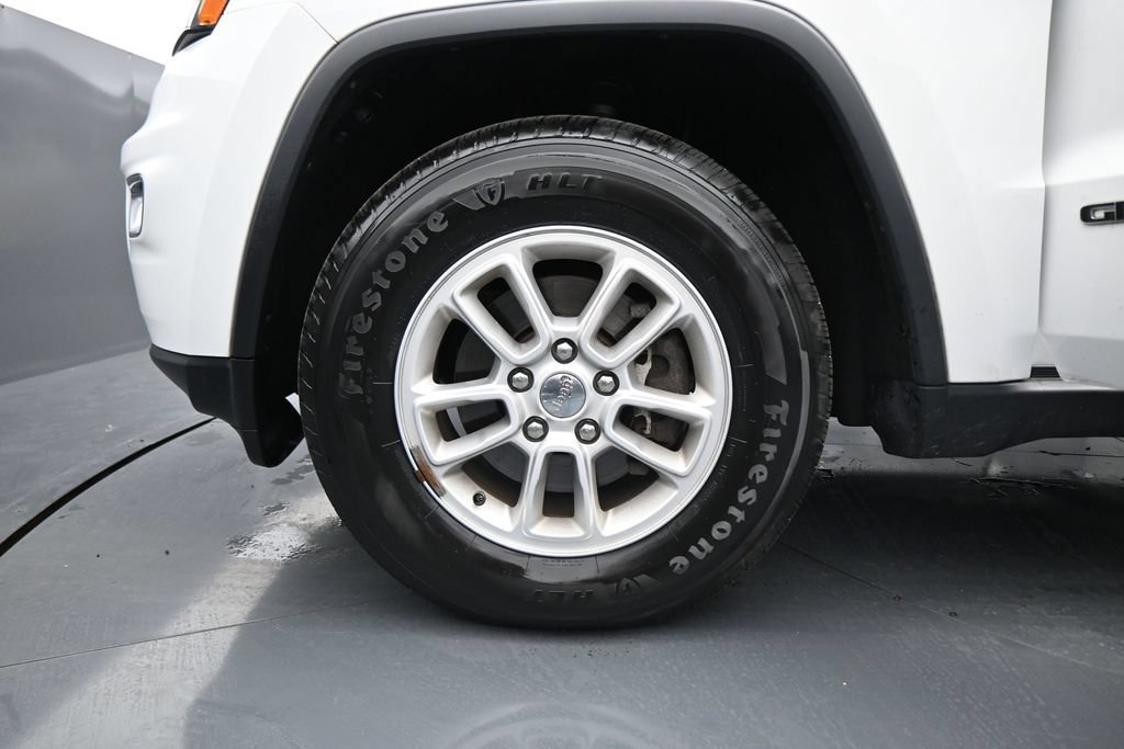 Used 2019 Jeep Grand Cherokee Laredo w/ Security & Convenience Group AWD/4WD image 28