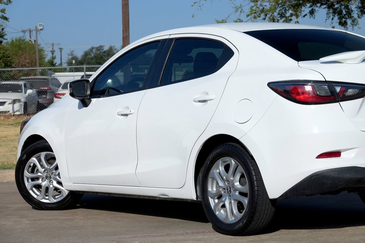 Used 2016 Scion iA FWD image 32