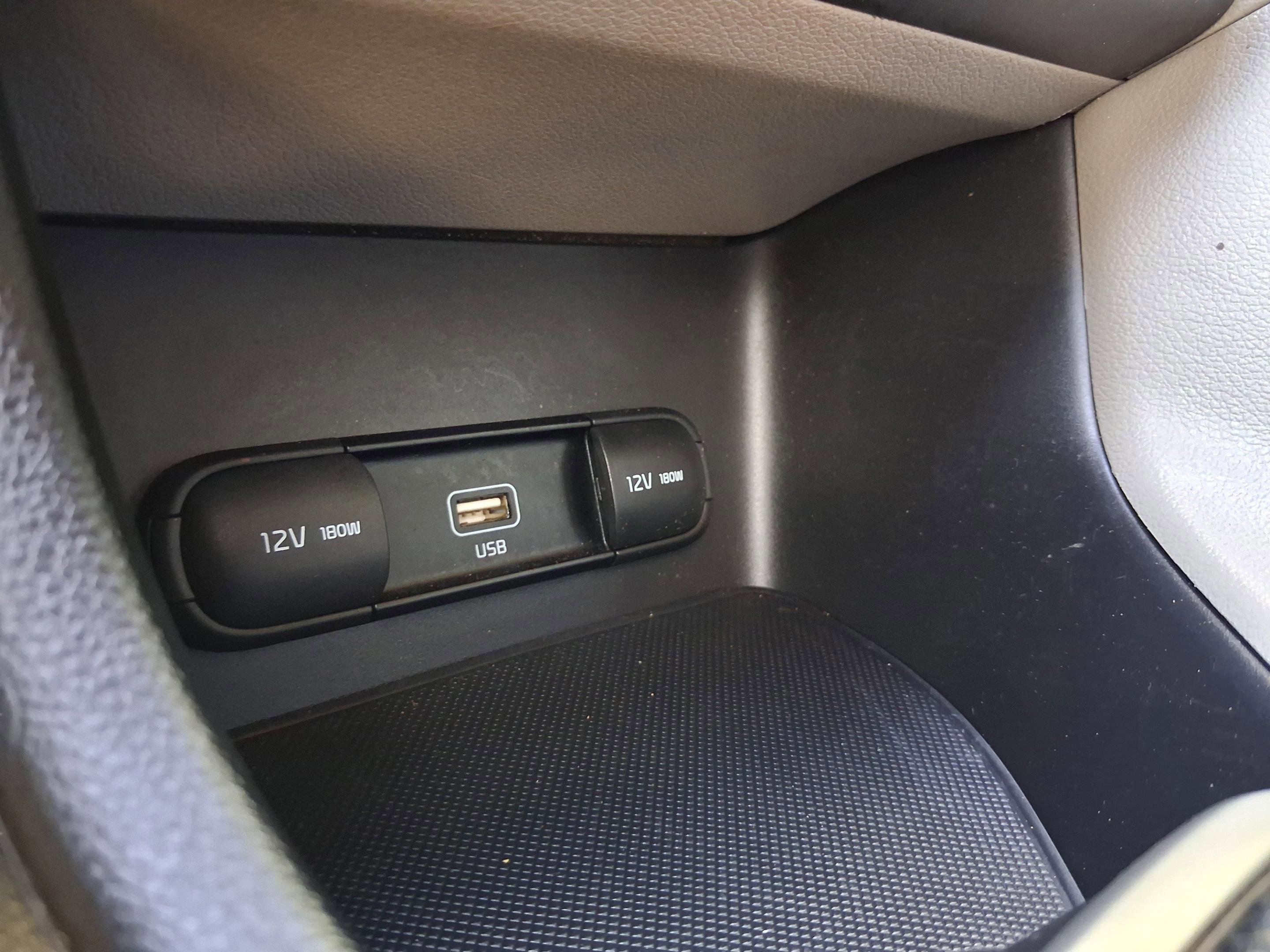 Used 2020 Kia Sportage LX image 19