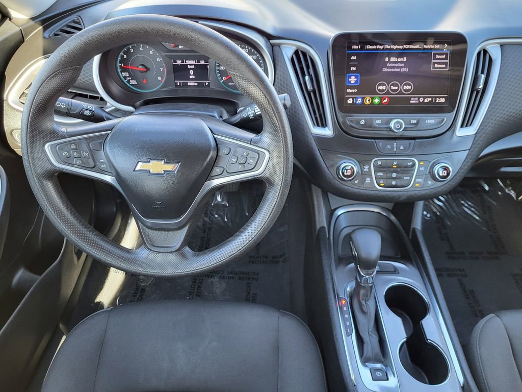 Used 2023 Chevrolet Malibu LT image 3
