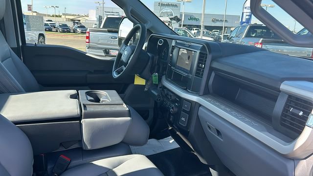 New 2025 Ford F550 4x4 Regular Cab Super Duty image 18
