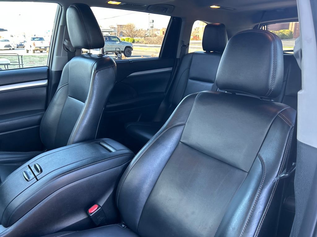 Used 2019 Toyota Highlander XLE image 13