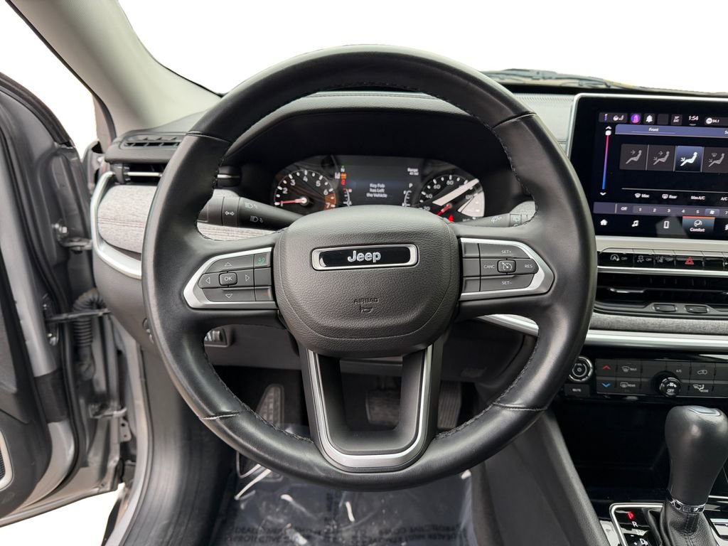 Used 2022 Jeep Compass Latitude image 12