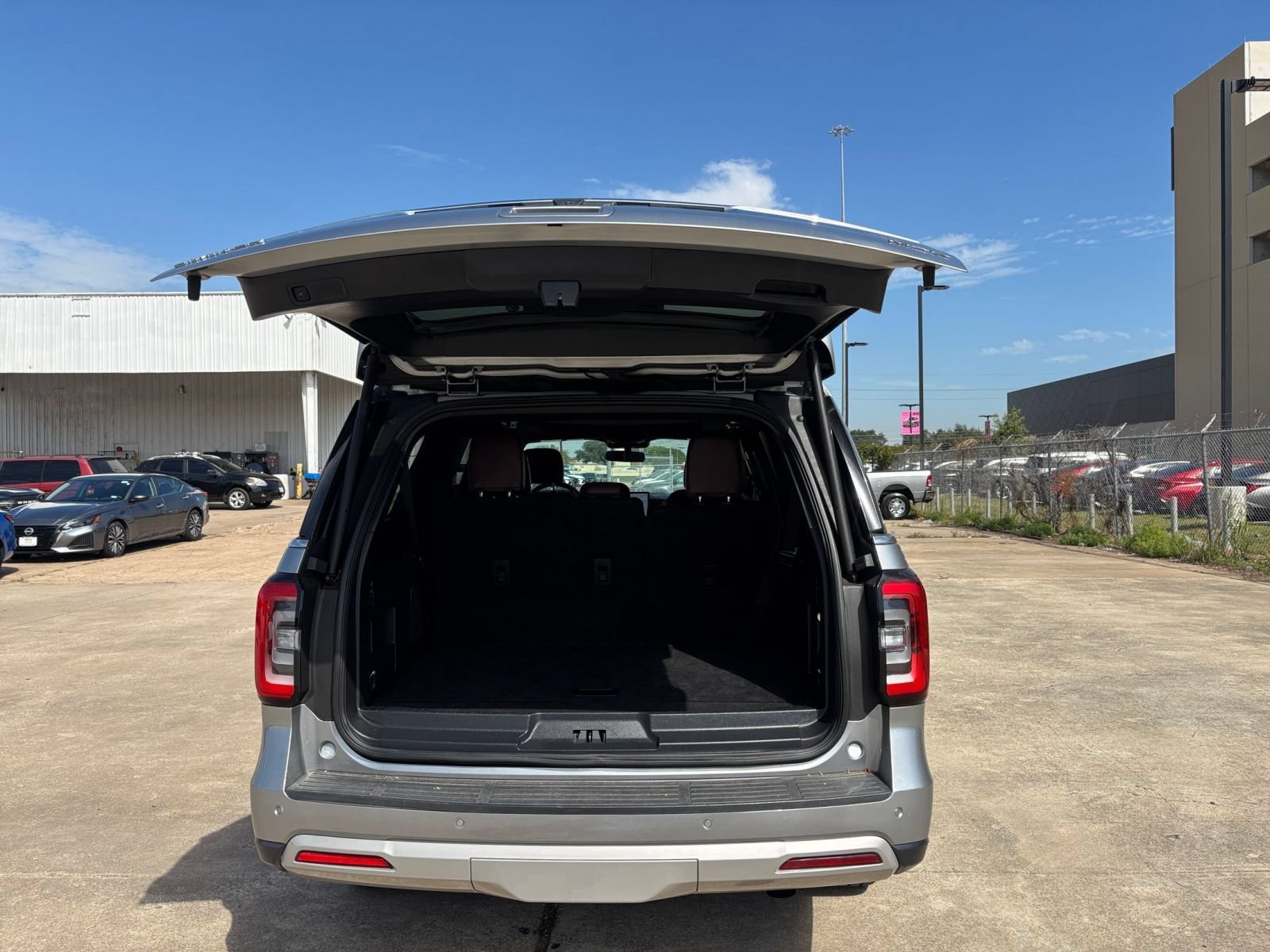 Used 2023 Ford Expedition Max Limited AWD/4WD image 34