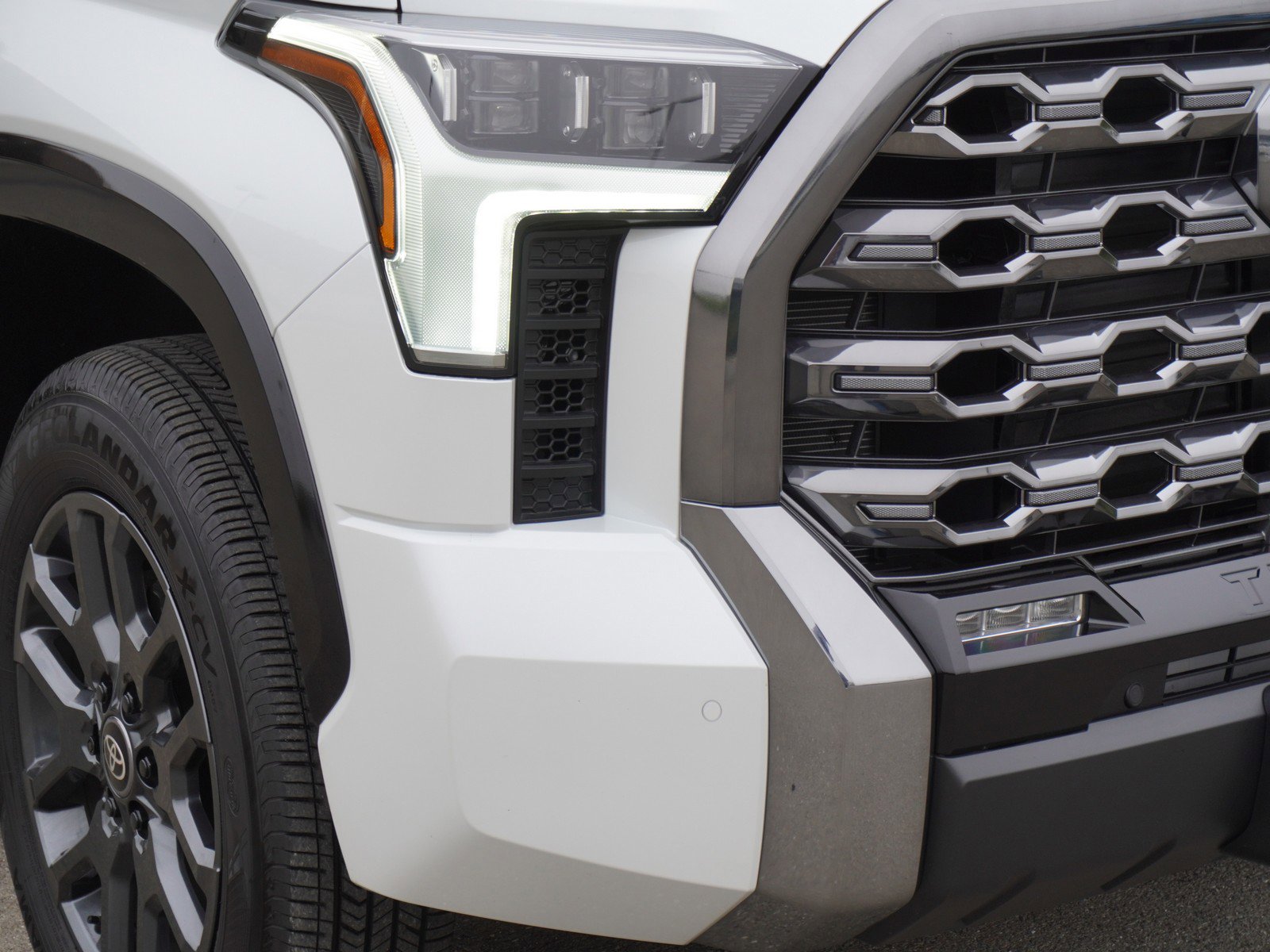 Used 2025 Toyota Tundra Platinum image 3