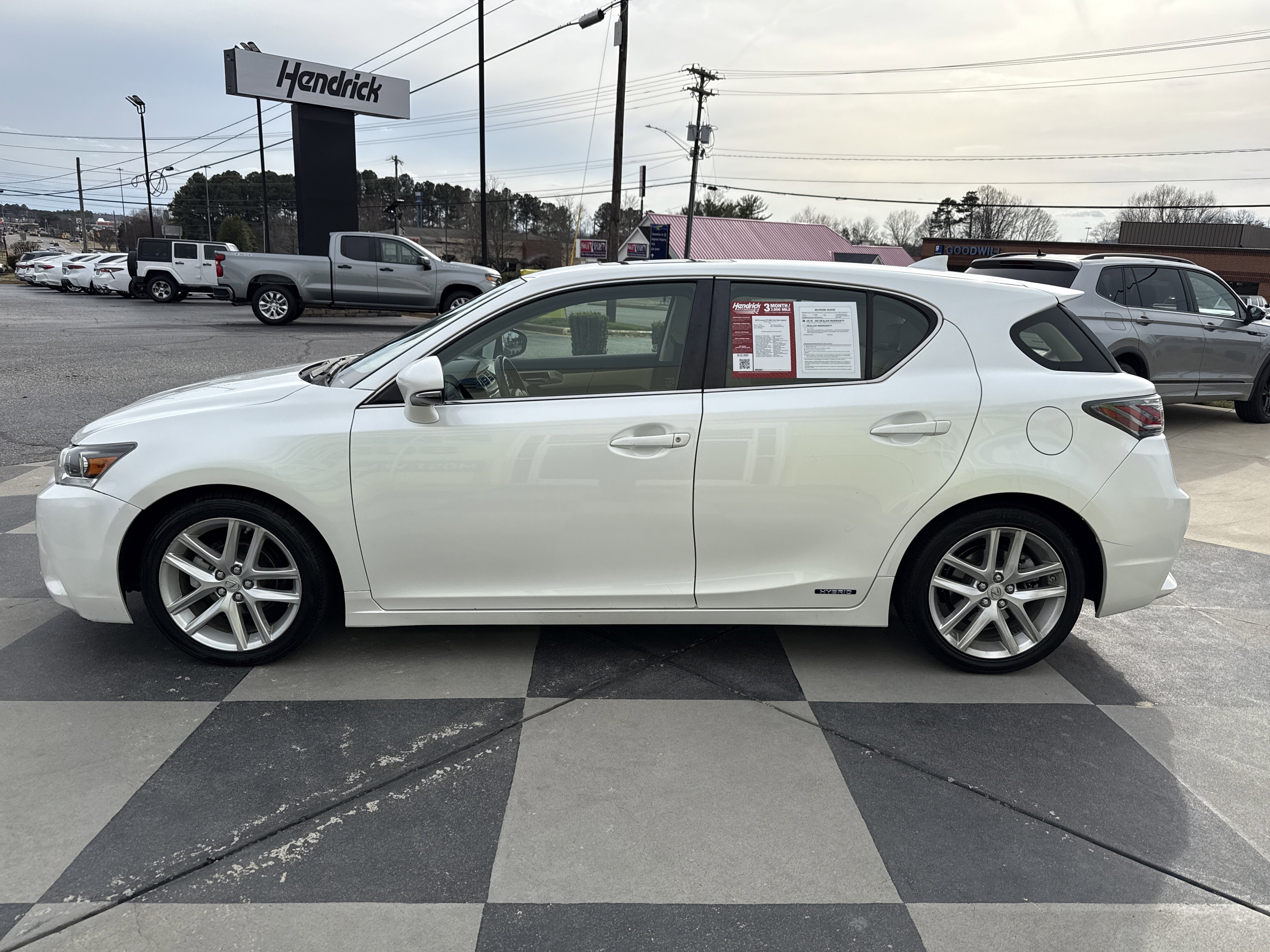 Used 2015 Lexus CT 200h w/ Navigation Package image 7