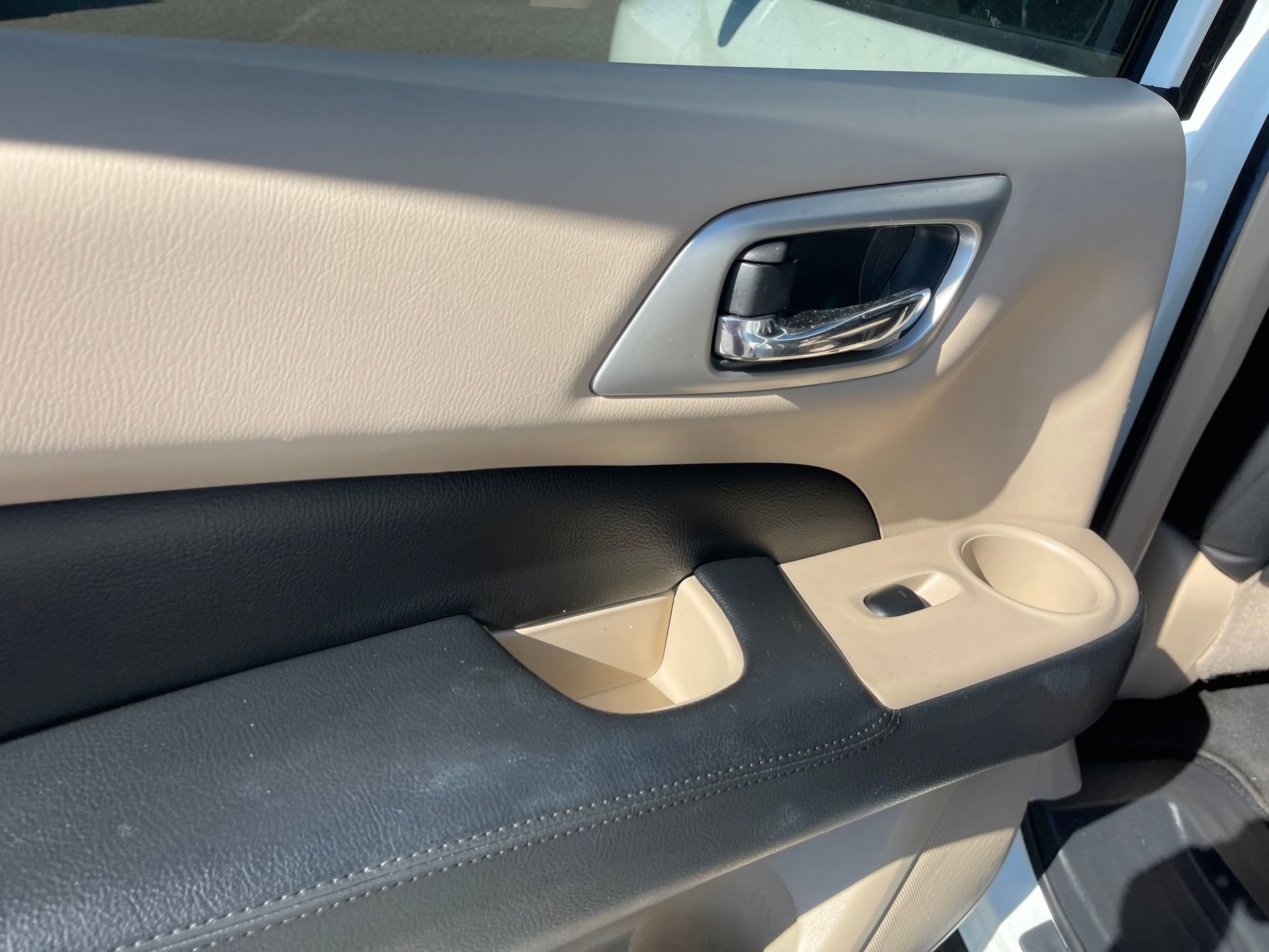 Used 2019 Nissan Pathfinder SV image 21