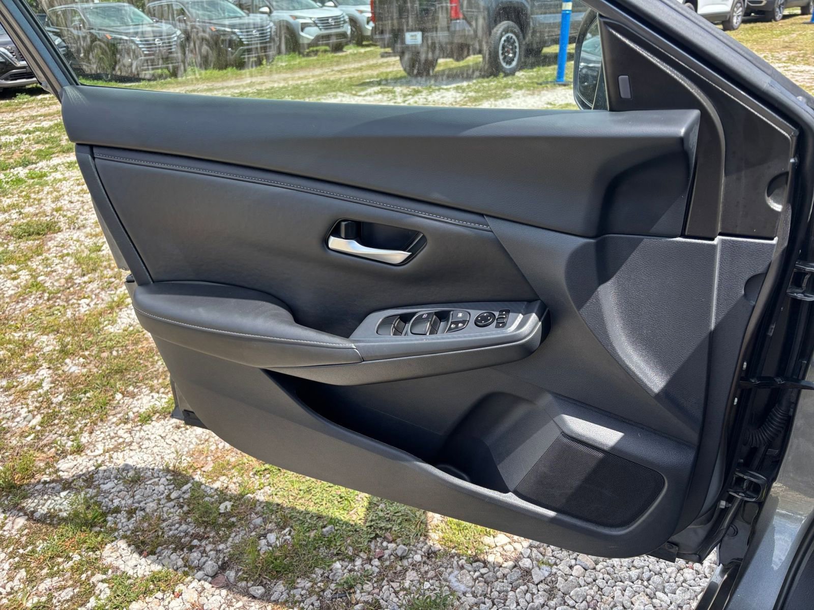 Used 2025 Nissan Sentra SV image 18