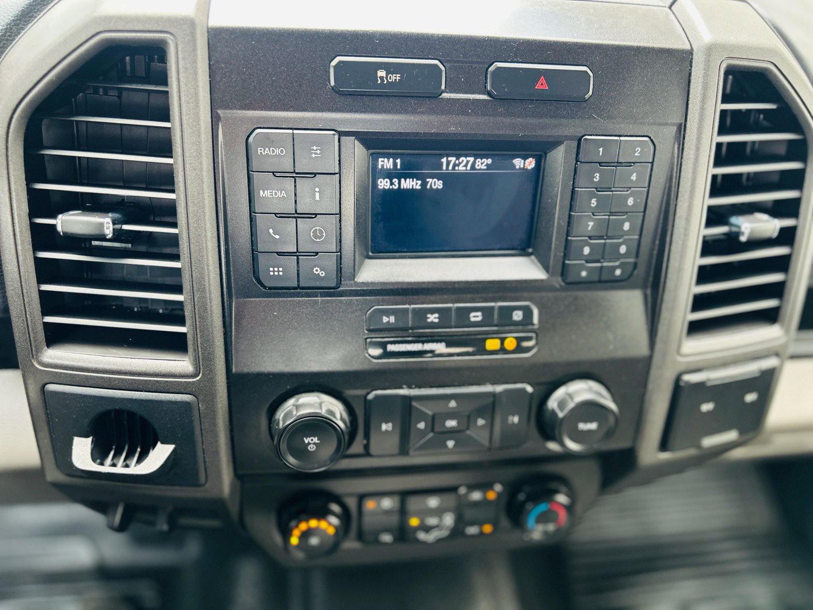 Used 2022 Ford F250 XL w/ Power Equipment Group RWD image 23