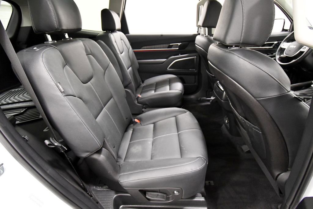 Used 2025 Kia Telluride SX w/ SX Captain's Chair Package image 21
