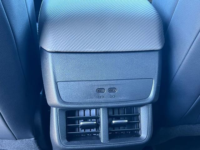 New 2026 Chevrolet Equinox LT w/ Convenience Package II FWD image 32
