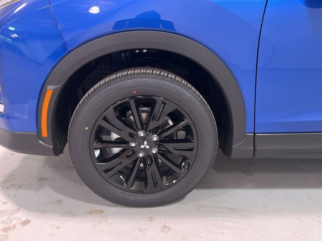 New 2026 Mitsubishi Eclipse Cross LE image 9