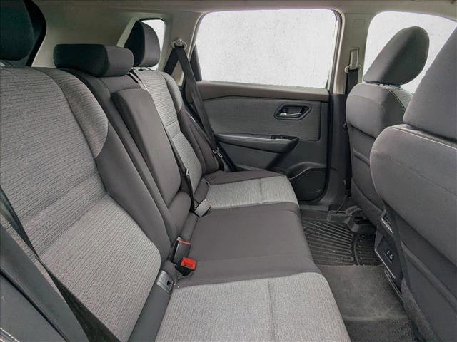 Used 2022 Nissan Rogue SV image 18