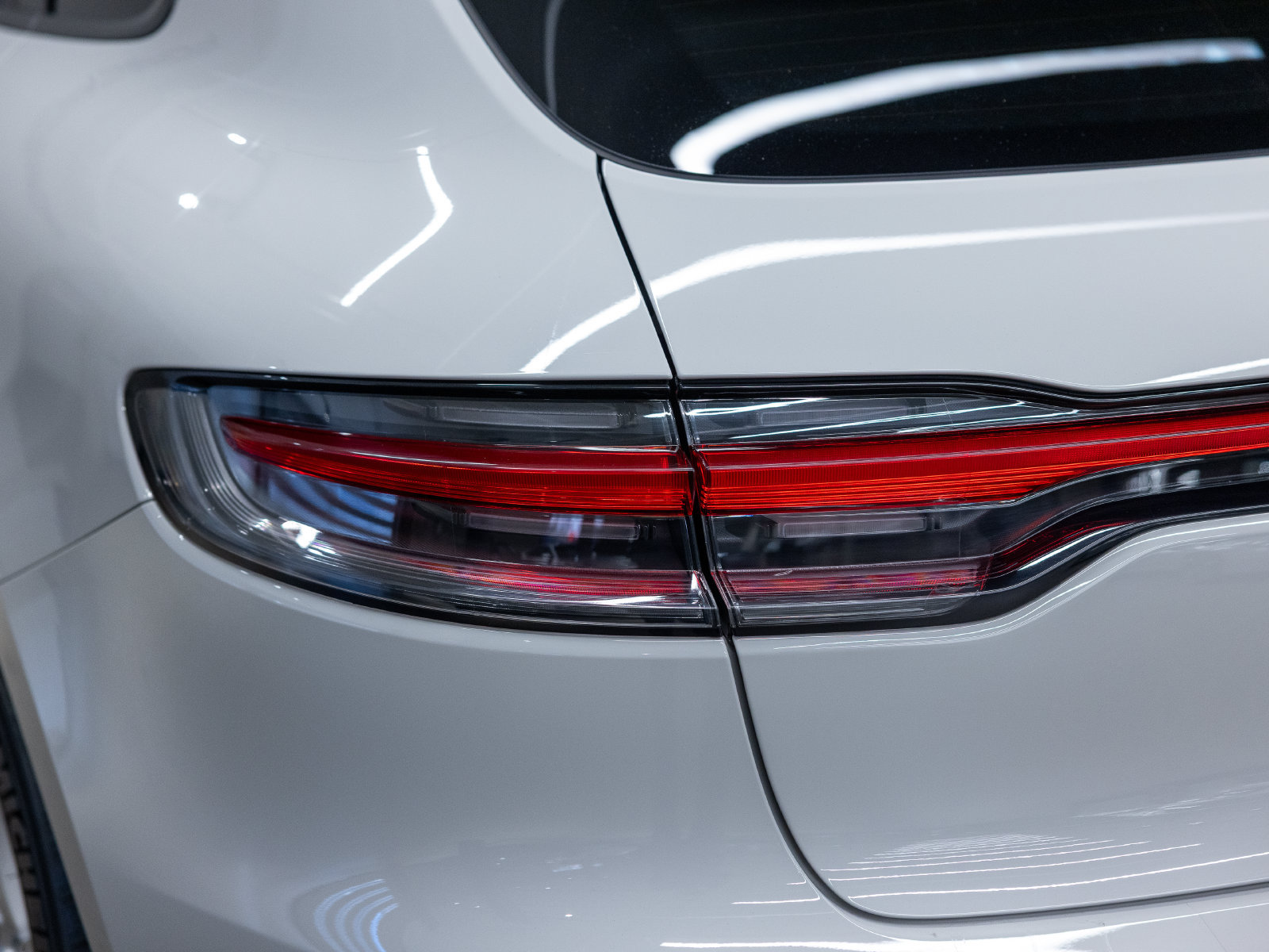 Certified 2026 Porsche Macan AWD/4WD image 23