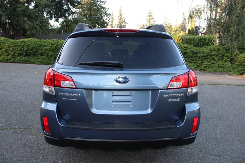 Used 2013 Subaru Outback 2.5i Limited AWD/4WD image 12