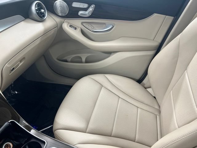 Used 2021 Mercedes-Benz GLC 300 4MATIC image 16