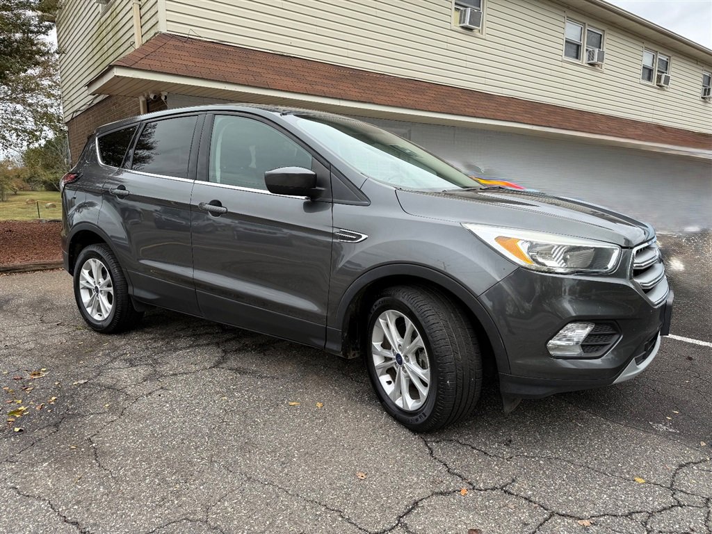 Used 2017 Ford Escape SE image 8