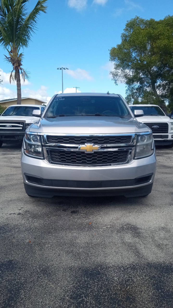 Used 2015 Chevrolet Suburban LT image 3