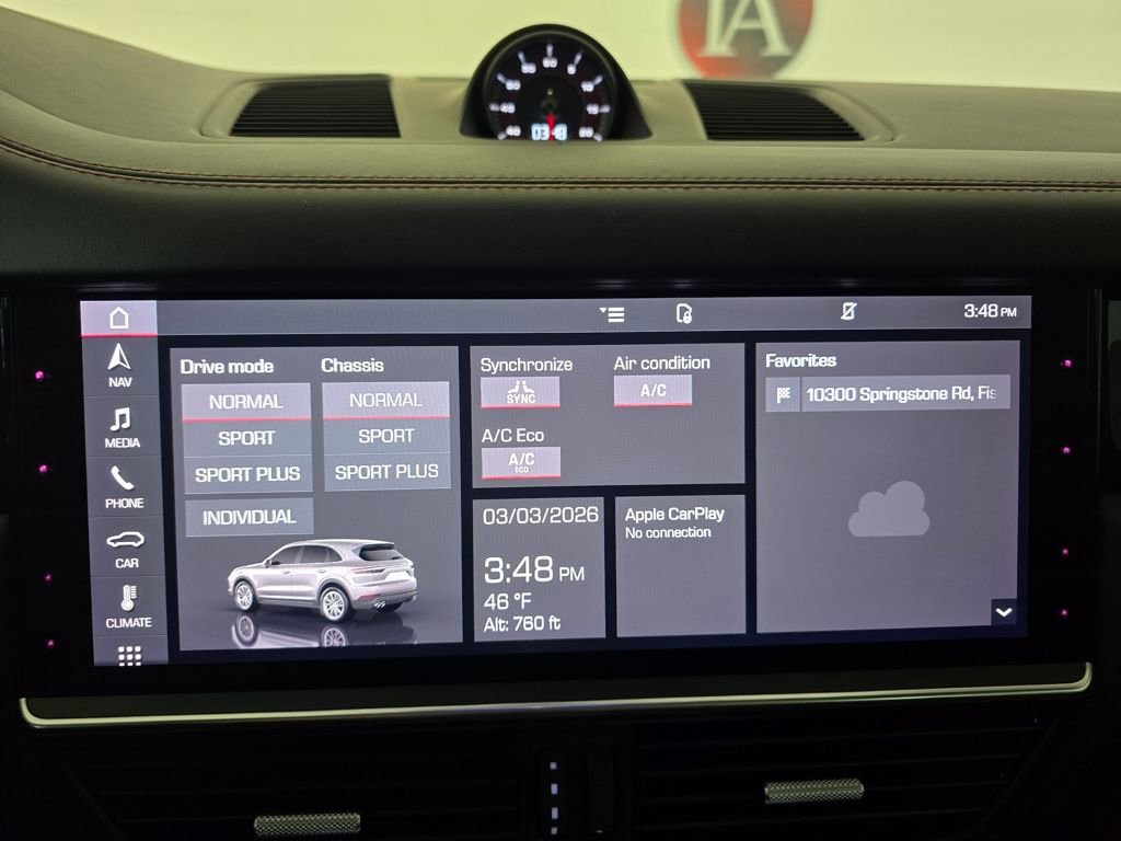 Used 2021 Porsche Cayenne GTS w/ Premium Package image 24