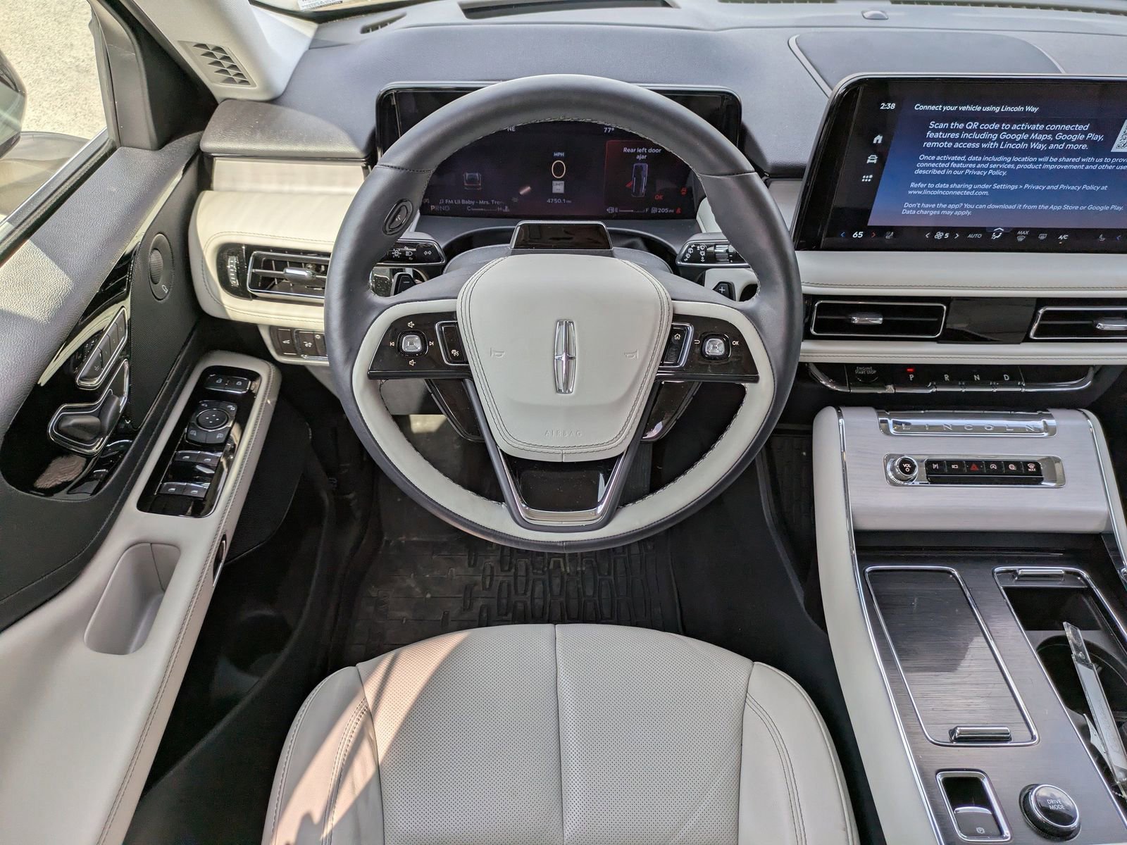 Certified 2025 Lincoln Aviator Reserve image 17