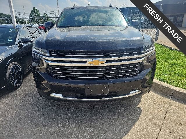 Used 2023 Chevrolet Suburban LT AWD/4WD image 2
