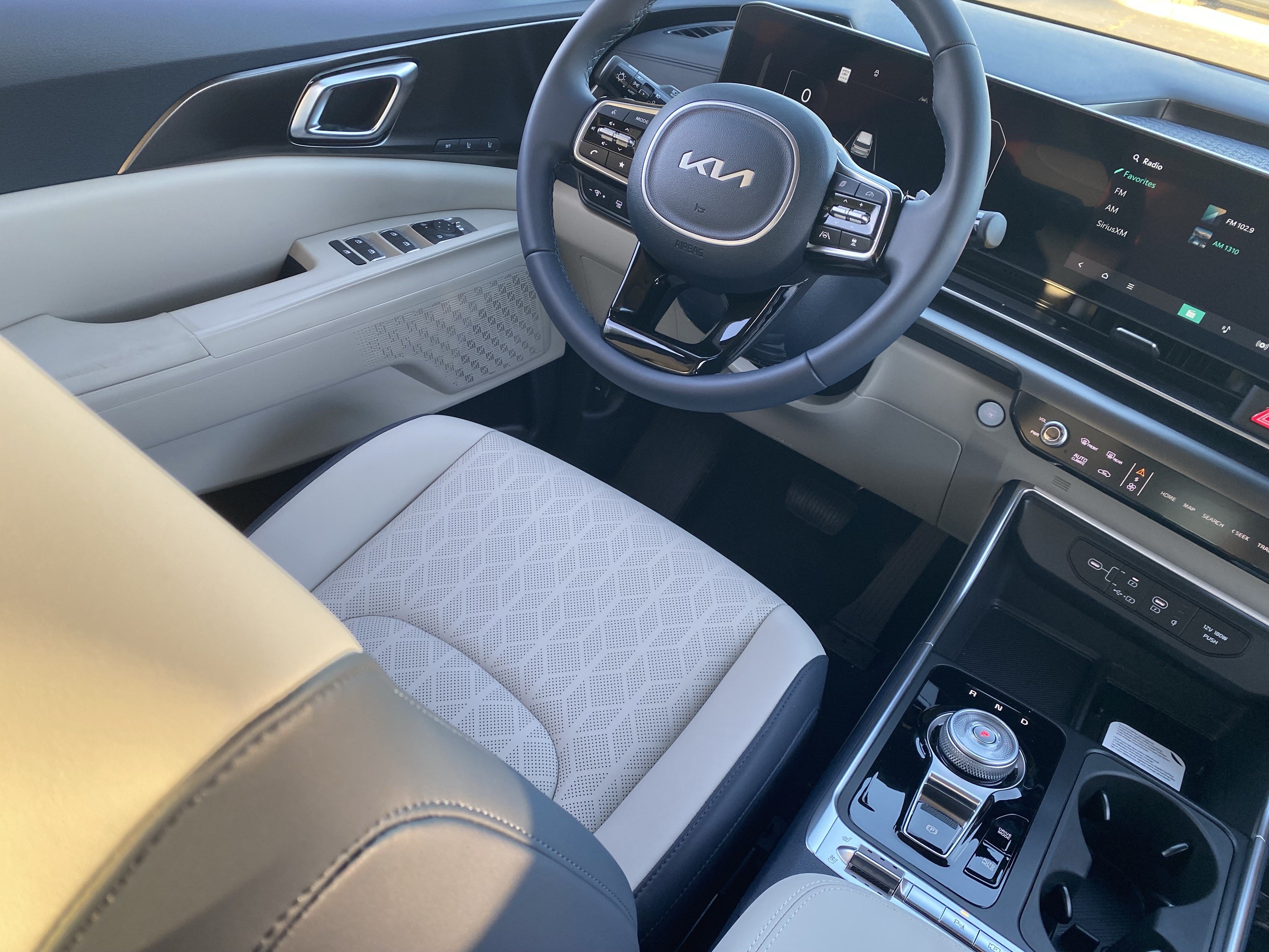 New 2026 Kia Carnival SX w/ SX Dark Edition Package FWD image 12